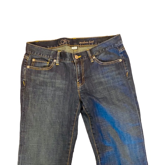 ⭐️ LOFT Modern Bootcut Low Rise Vintage Wash Jeans   Size 4 - Picture 5 of 8